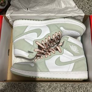Seafoam Jordan 1